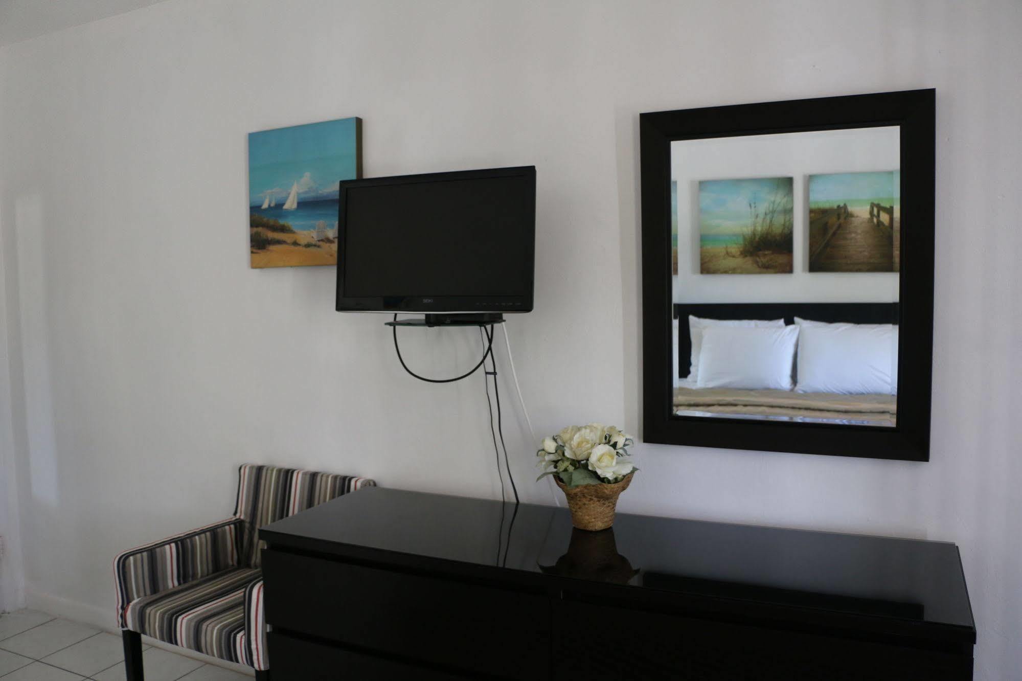 Breakaway Inn Guest House Lauderdale-by-the-Sea Exterior foto