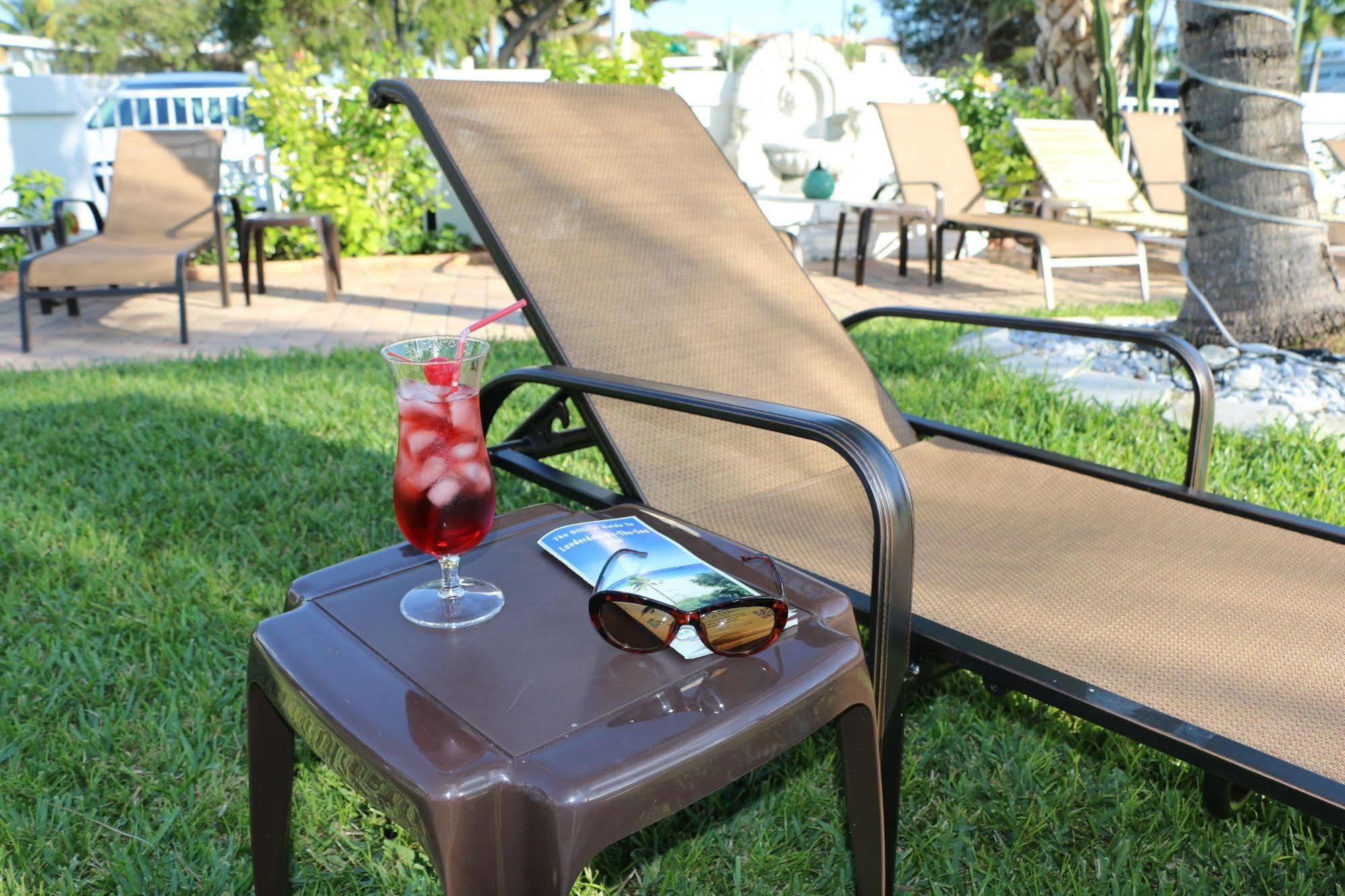 Breakaway Inn Guest House Lauderdale-by-the-Sea Exterior foto