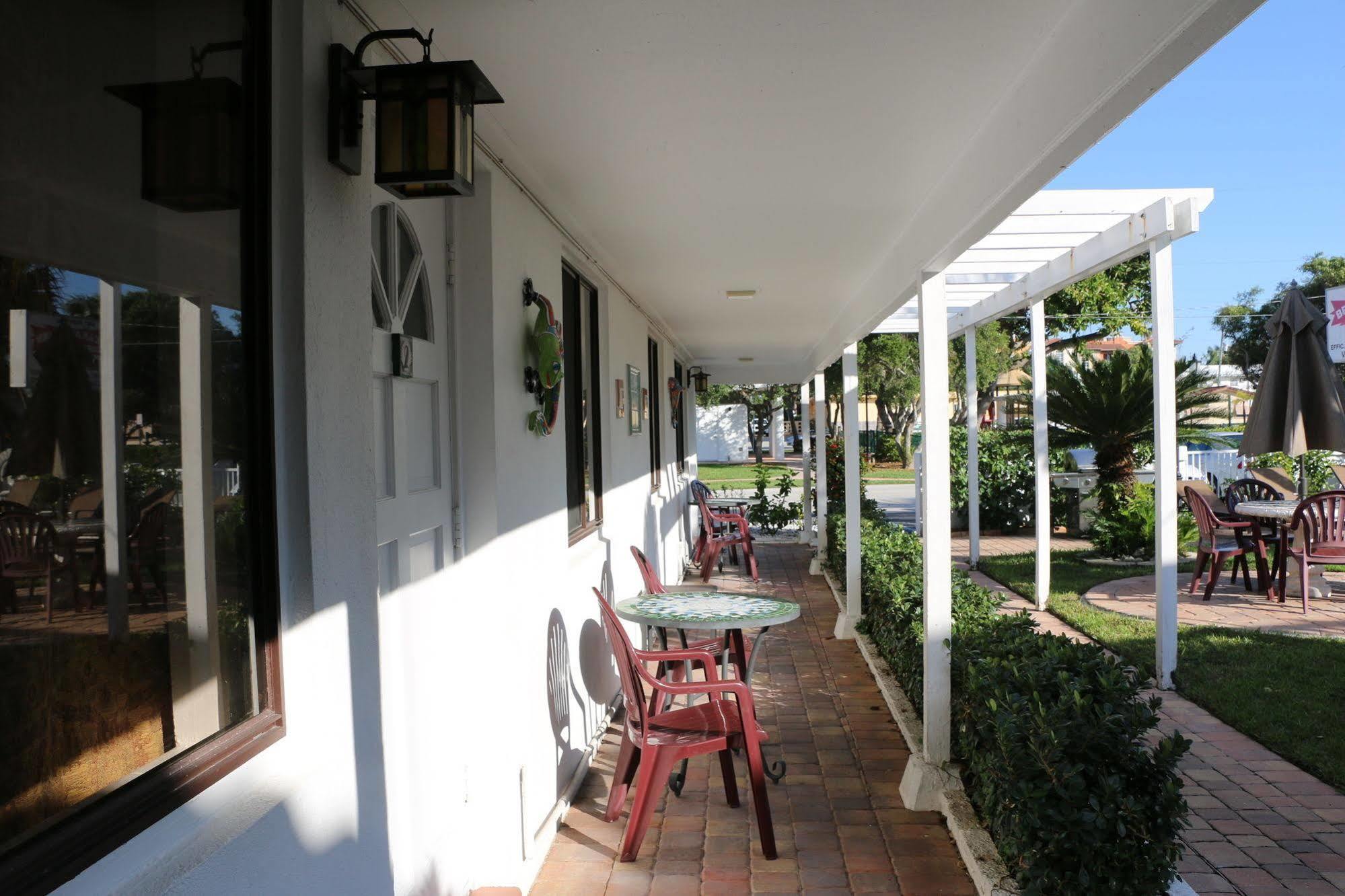 Breakaway Inn Guest House Lauderdale-by-the-Sea Exterior foto